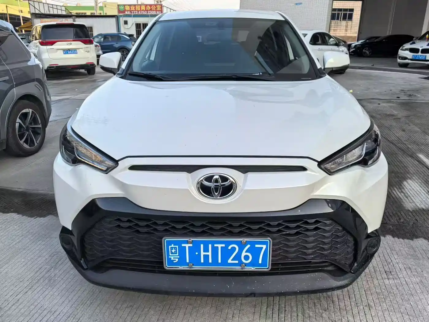 Toyota Frontlander 2023 2.0L CVT Luxury Edition фото 2