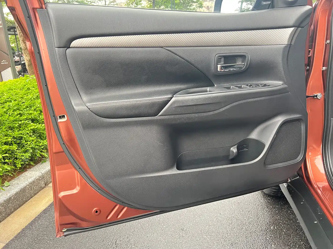 Mitsubishi Outlander (Import) 2014 2.4L 4WD Luxury Value Edition 5-seater фото 32