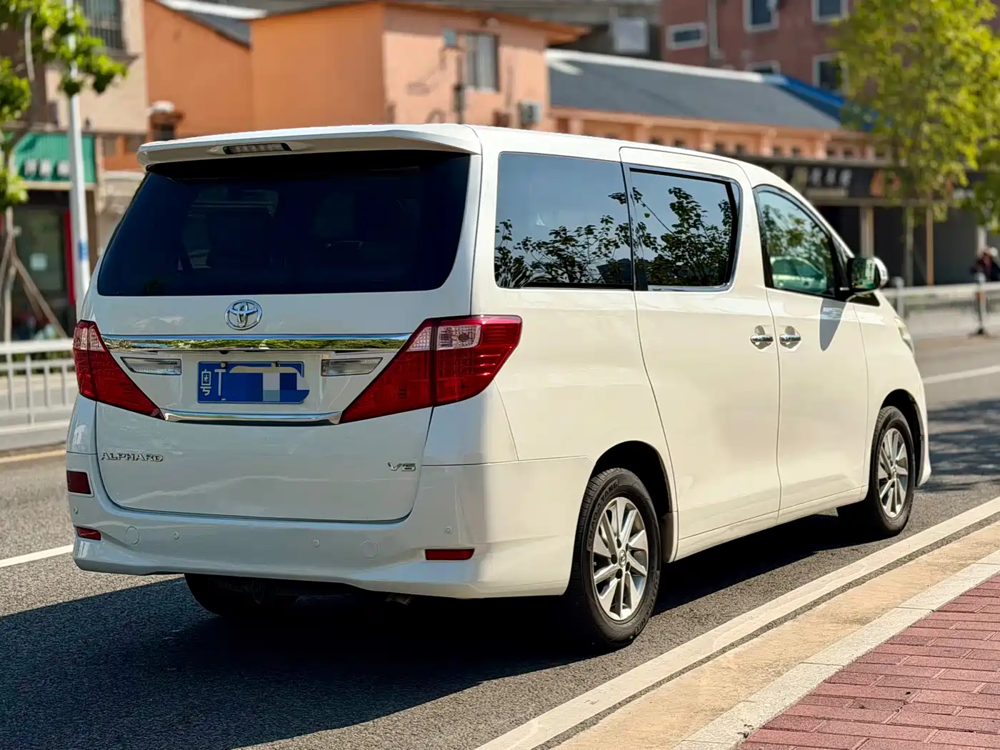 Toyota Alphard 2012 3.5L Luxury Edition фото 5
