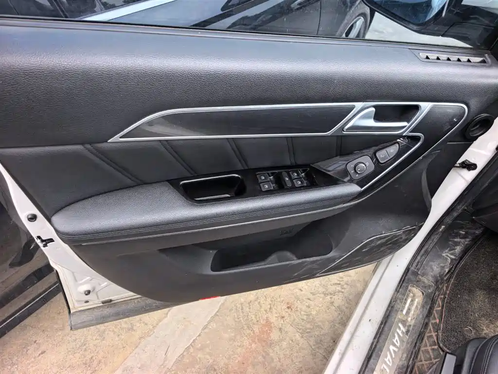 Haval H6 Coupe 2016 Blue Label 1.5T Manual 2WD Urban фото 7