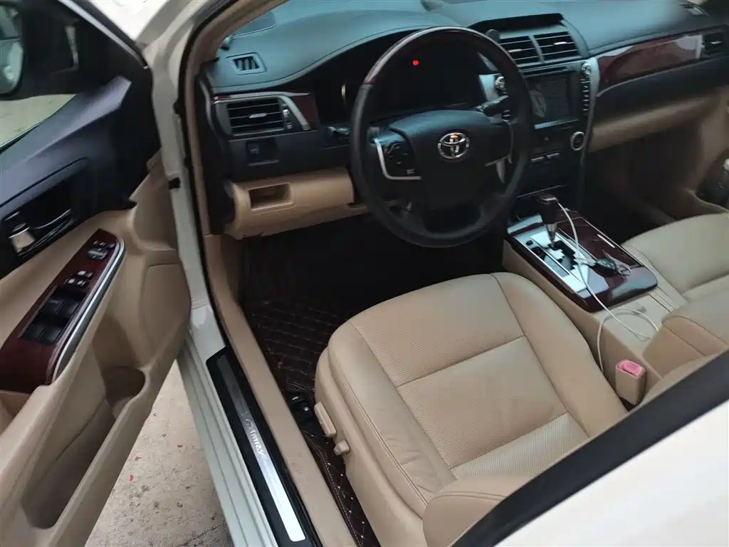 Toyota Camry 2013 2.5G Comfort фото 12