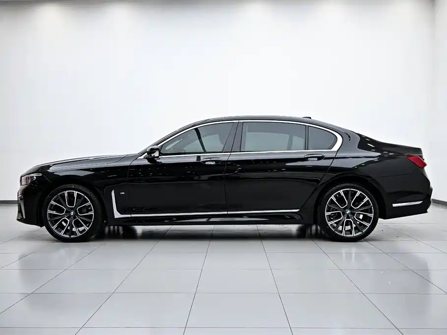BMW 7 Series 2019 Facelift 740Li xDrive Executive M Sport Package фото 5