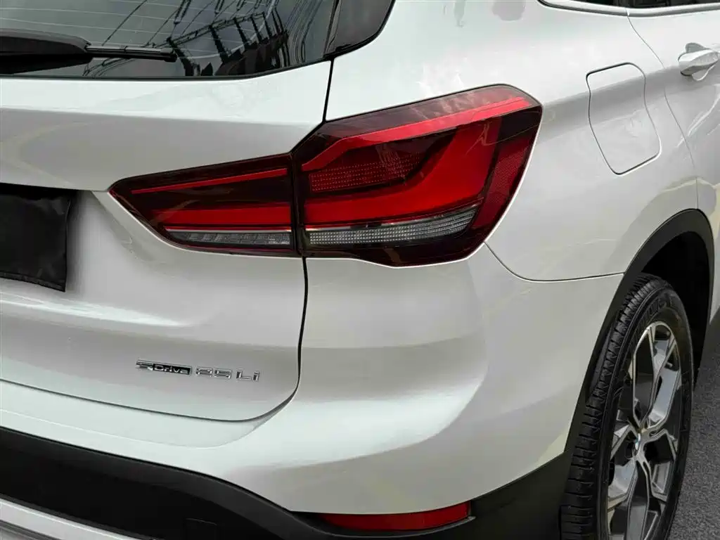 BMW X1 2020 sDrive25Li Leading Model фото 13