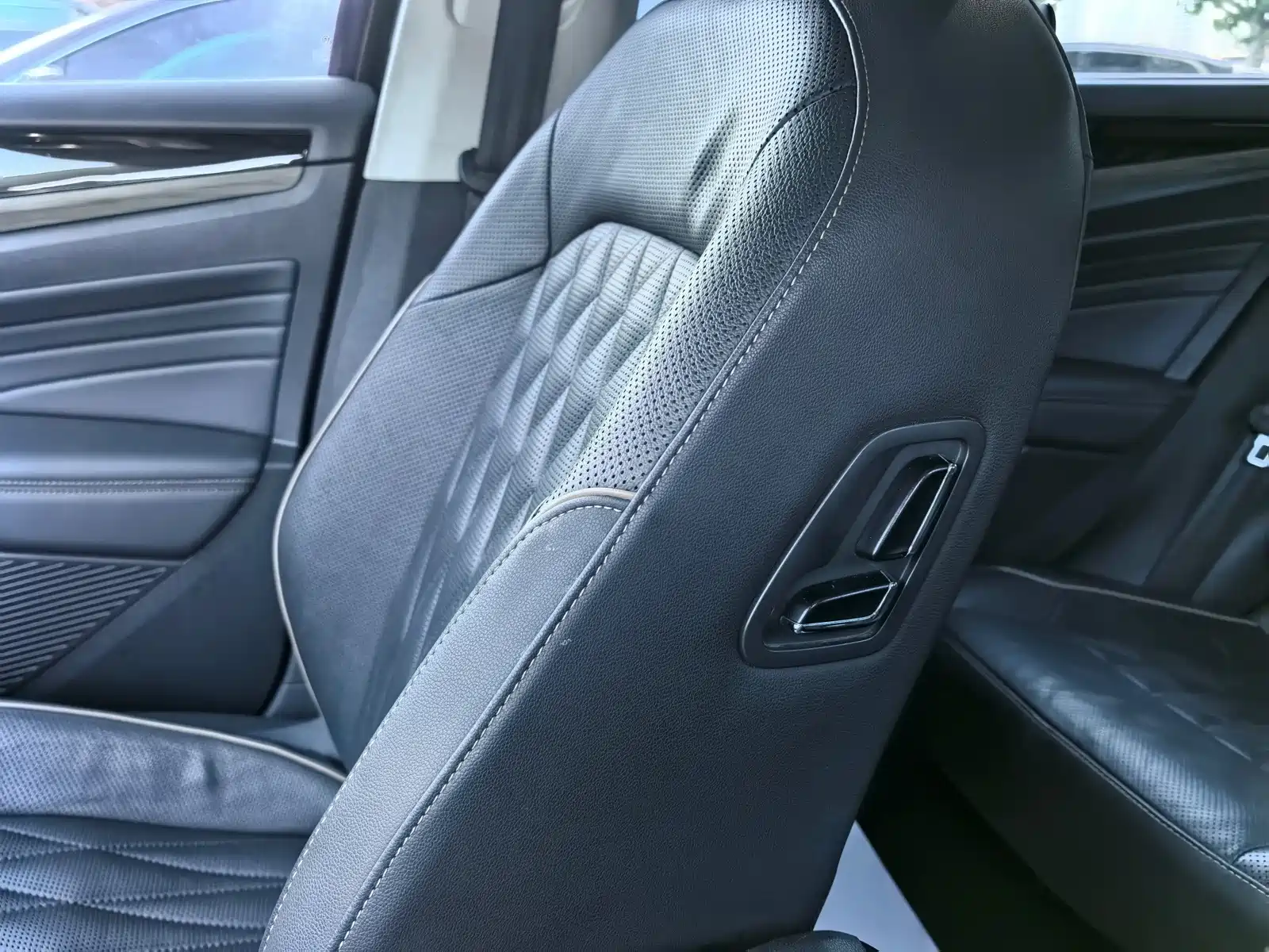 Фото 20 - Volkswagen Passat