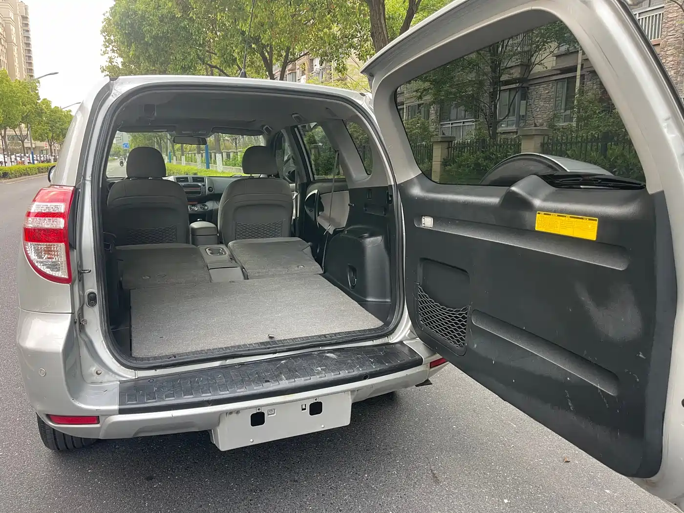 Toyota RAV4 Rongfang 2010 2.0L Automatic Luxury Upgrade Edition фото 11
