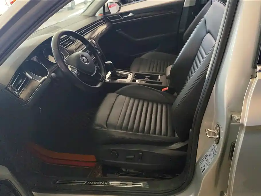 Volkswagen Magotan 2018 Facelift 330TSI DSG Luxury фото 9
