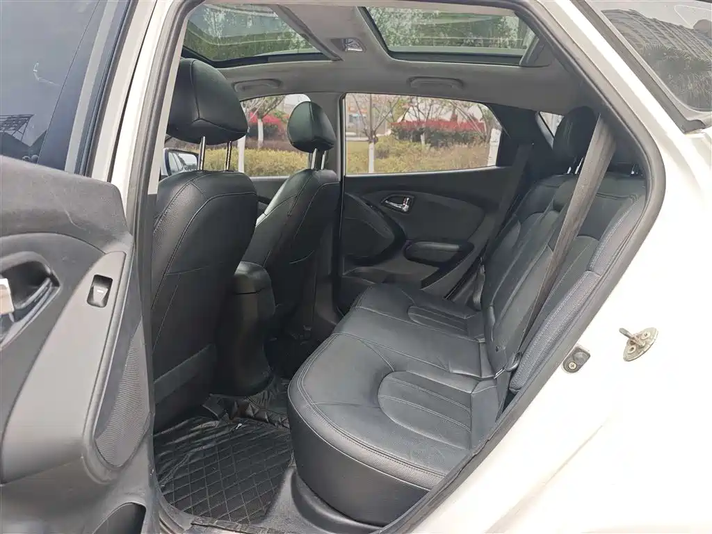 Hyundai Beijing Hyundai ix35 2010 2.4L Automatic 2WD Premium GLS фото 6