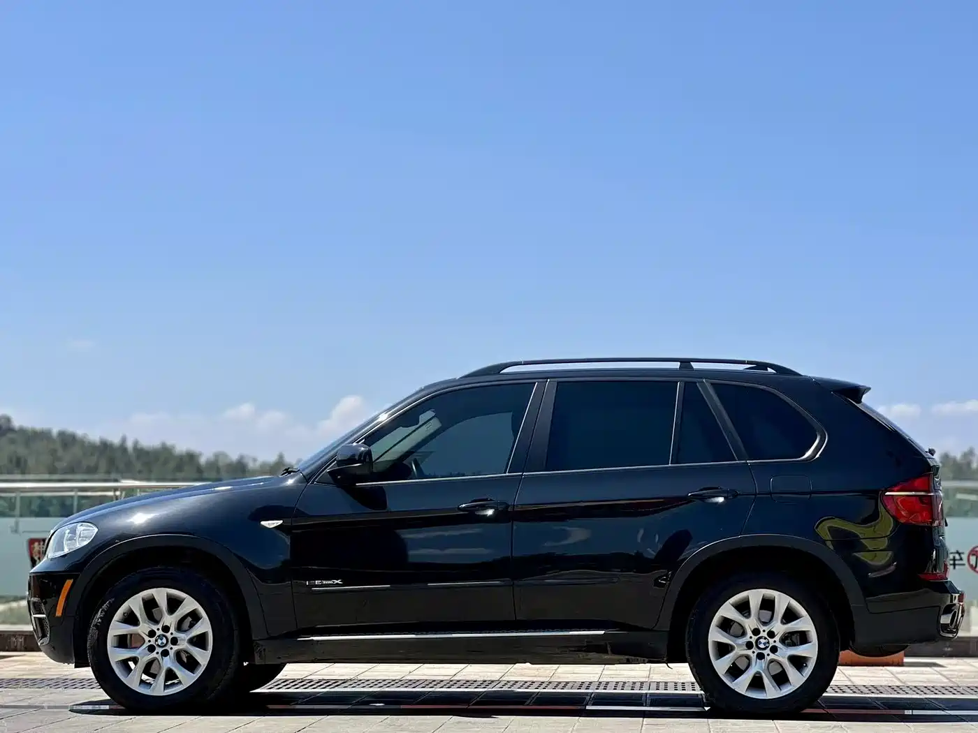 BMW X5 (Import) 2011 xDrive35i Luxury Edition фото 8
