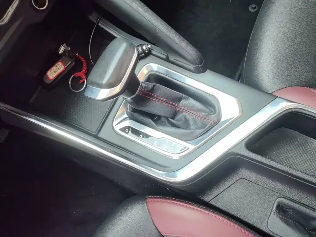 Фото 14 - Geely Vision X3