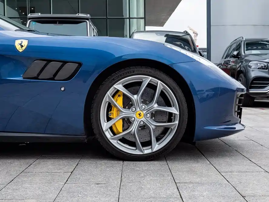 Ferrari GTC4Lusso 2019 2017 3.9T V8