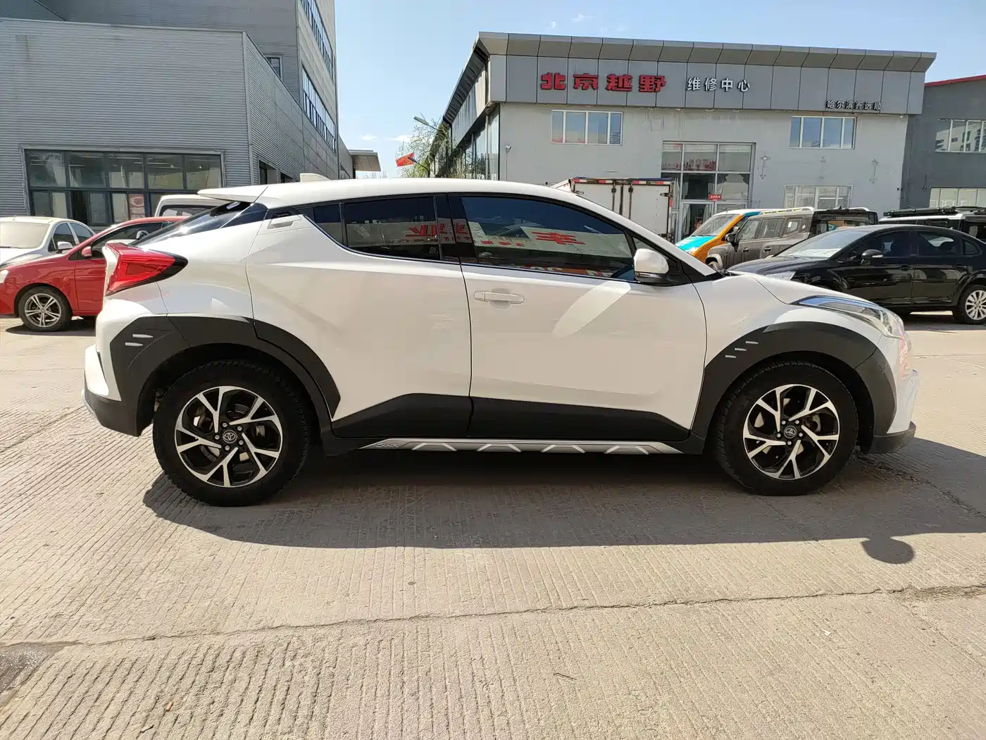 Photo 7 - Toyota C-HR