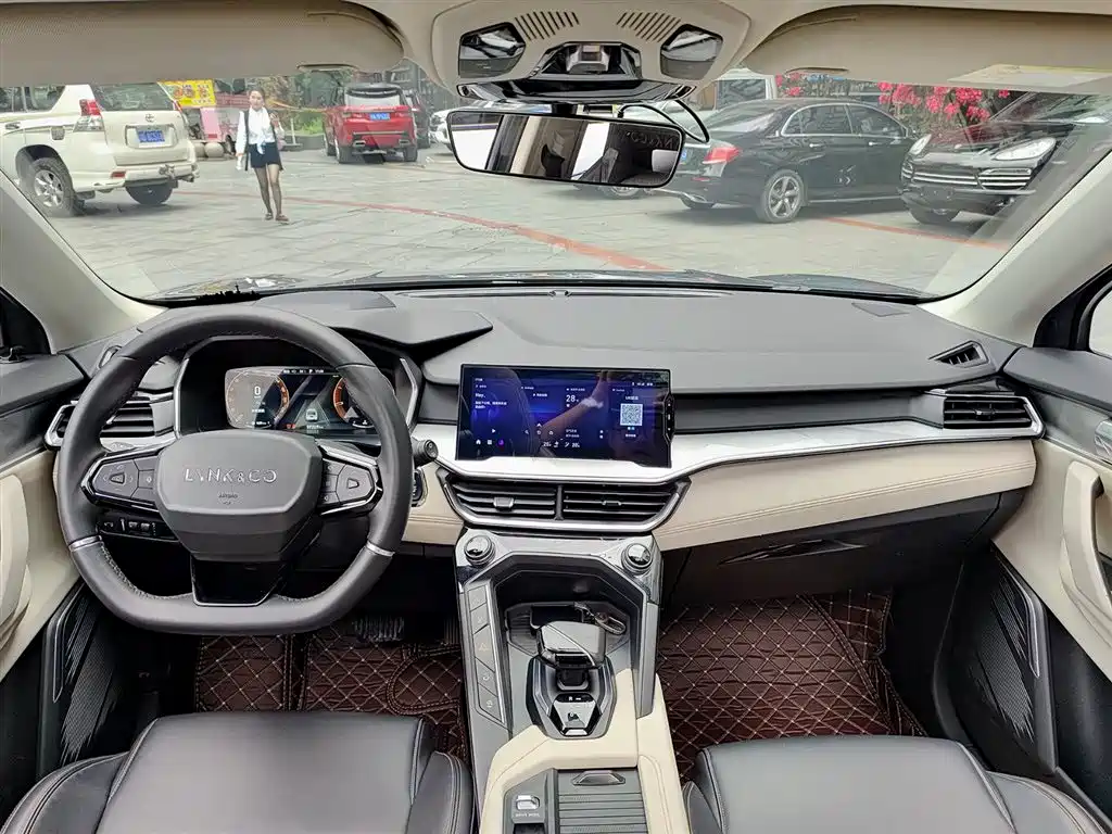 Lynk & Co 06 EM-P 2020 PHEV Plus фото 10