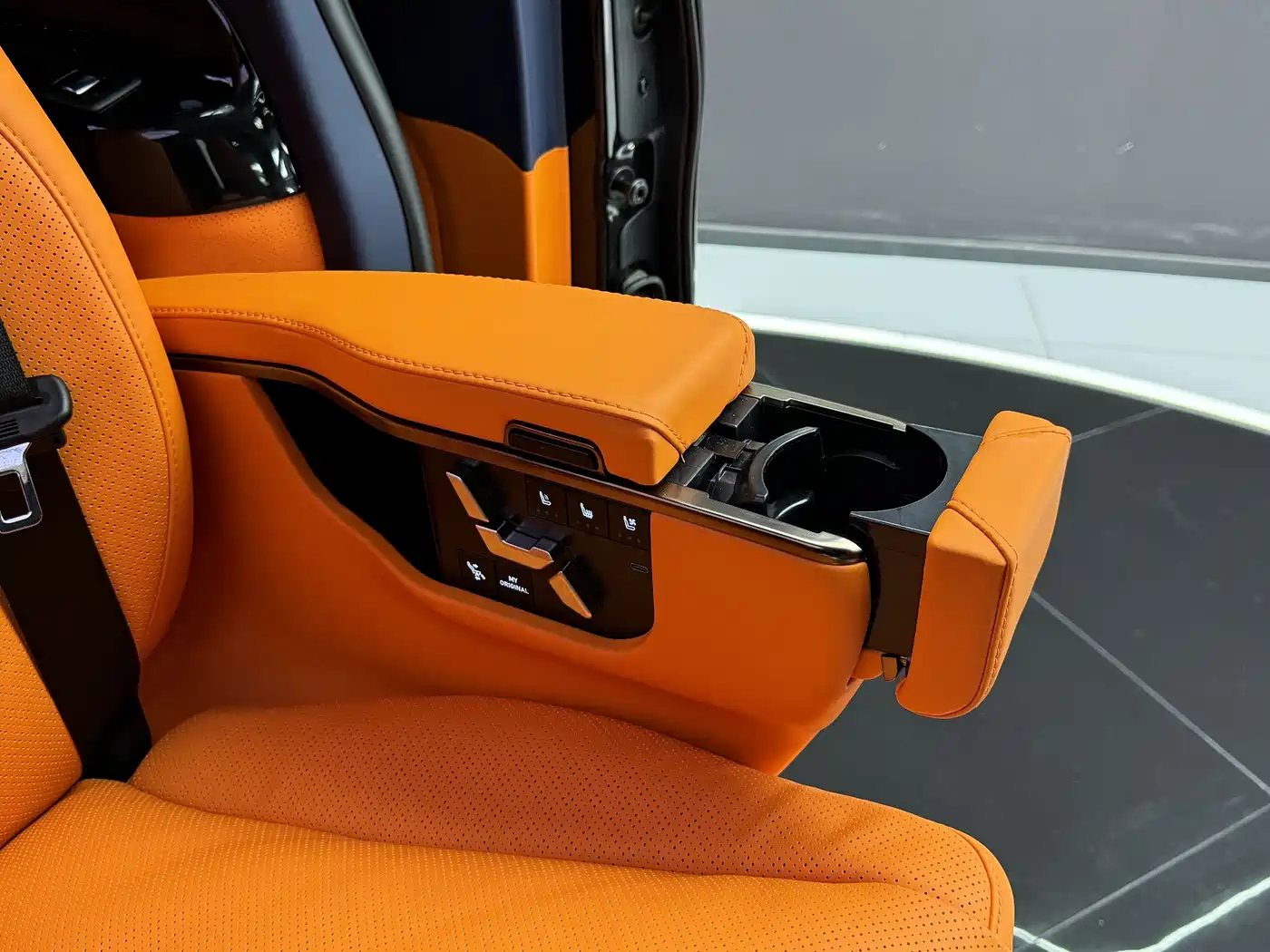Mercedes-Benz Vito 2020 2.0T Business Edition (7-seater) фото 20