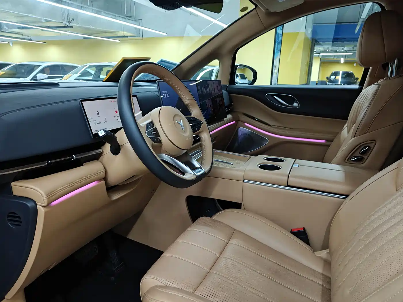 Voyah Auto Voyah Dreamer 2025 PHEV AWD Flagship Kunpeng Edition фото 6