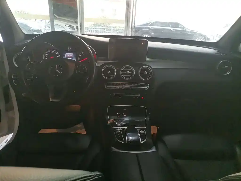 Mercedes-Benz GLC 2018 Facelift GLC 260 4MATIC Dynamic фото 10