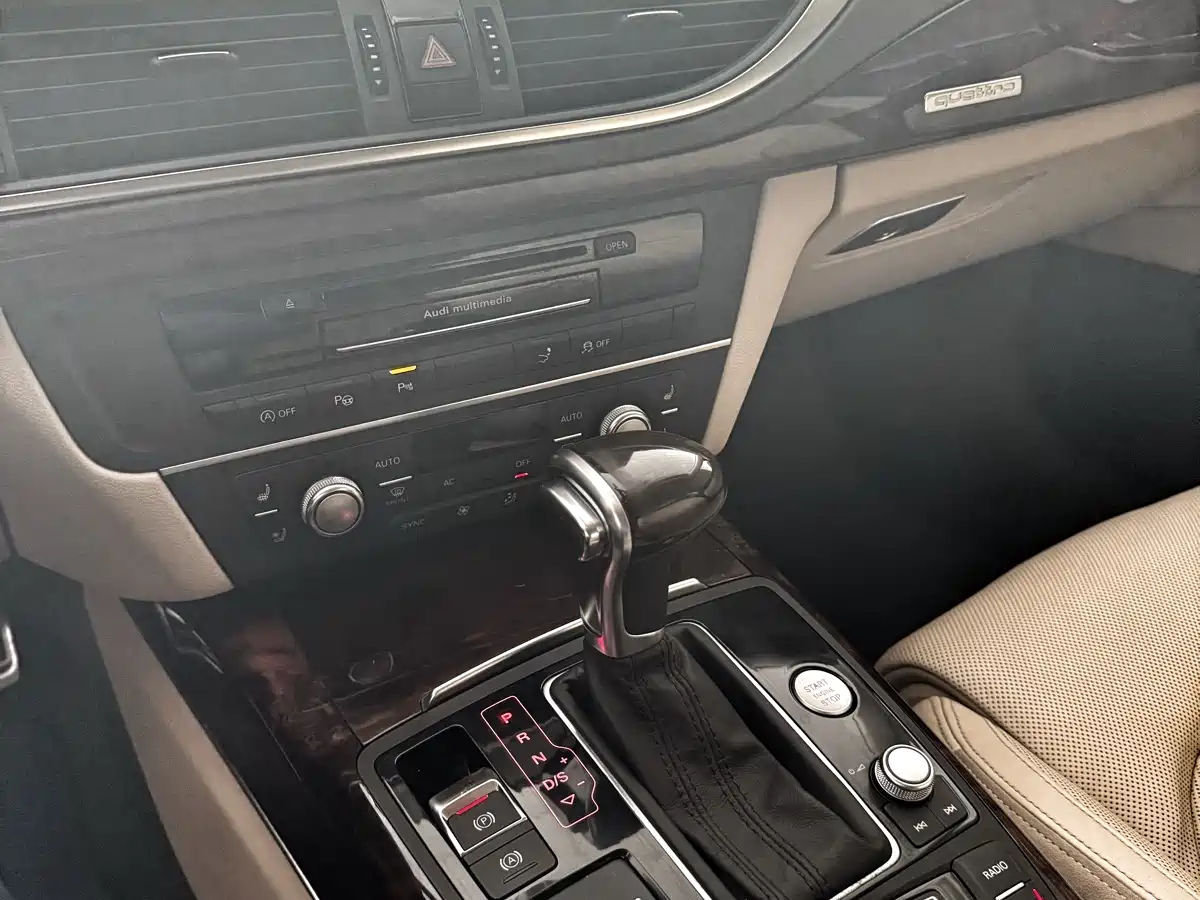 Audi A7 2012 3.0TFSI quattro Luxury Model фото 10