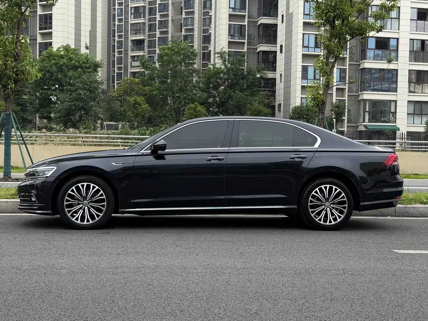 Volkswagen Phideon 2016 380TSI 2WD Ultimate Edition фото 16