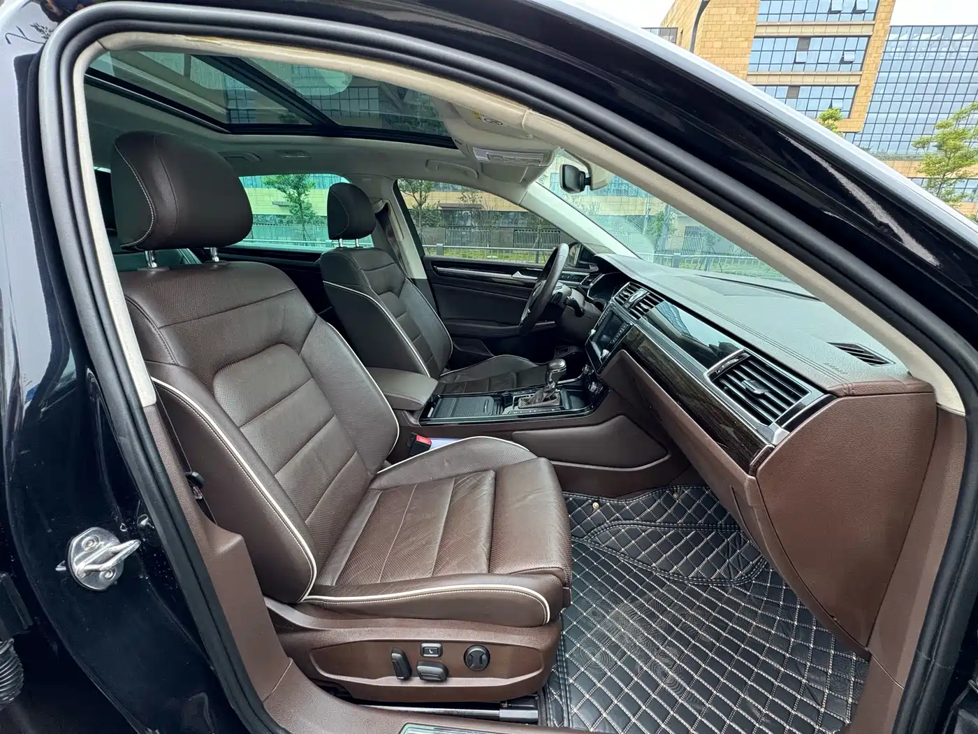 Volkswagen Phideon 2016 380TSI 2WD Ultimate Edition фото 10