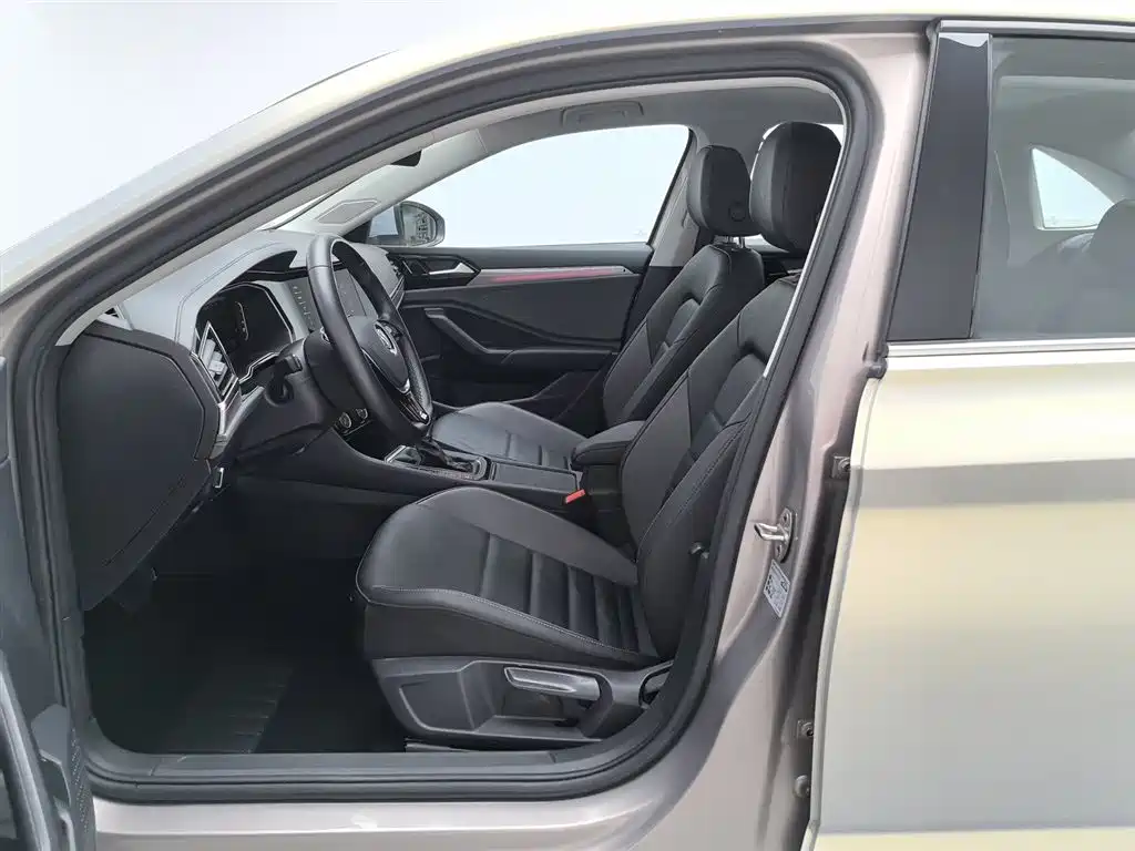 Volkswagen Sagitar 2021 280TSI DSG Surpassing Edition фото 10