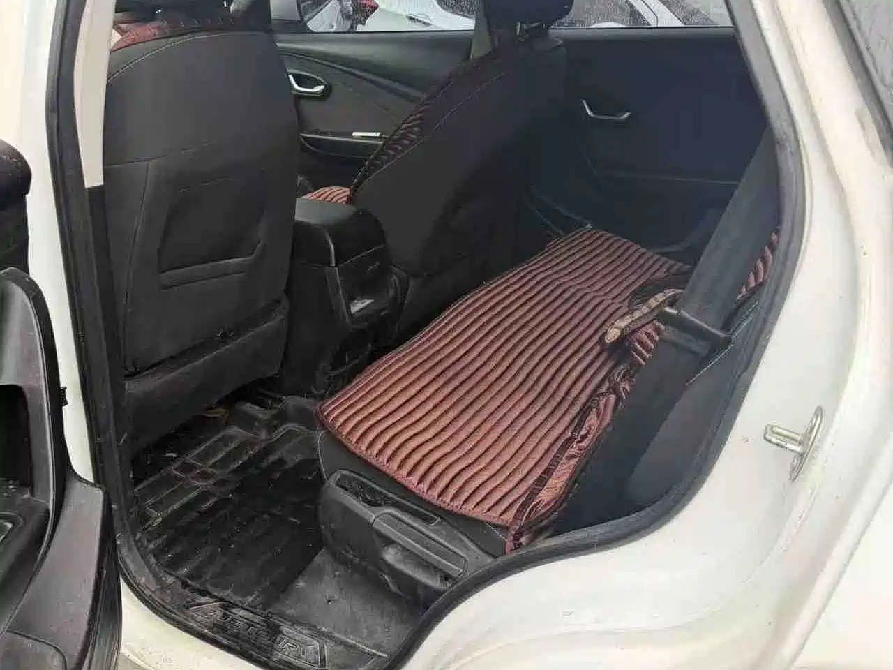 Jetour X70M 2020 2021 1.5T Manual Urban Partner 6-seater