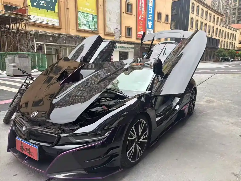 BMW I8