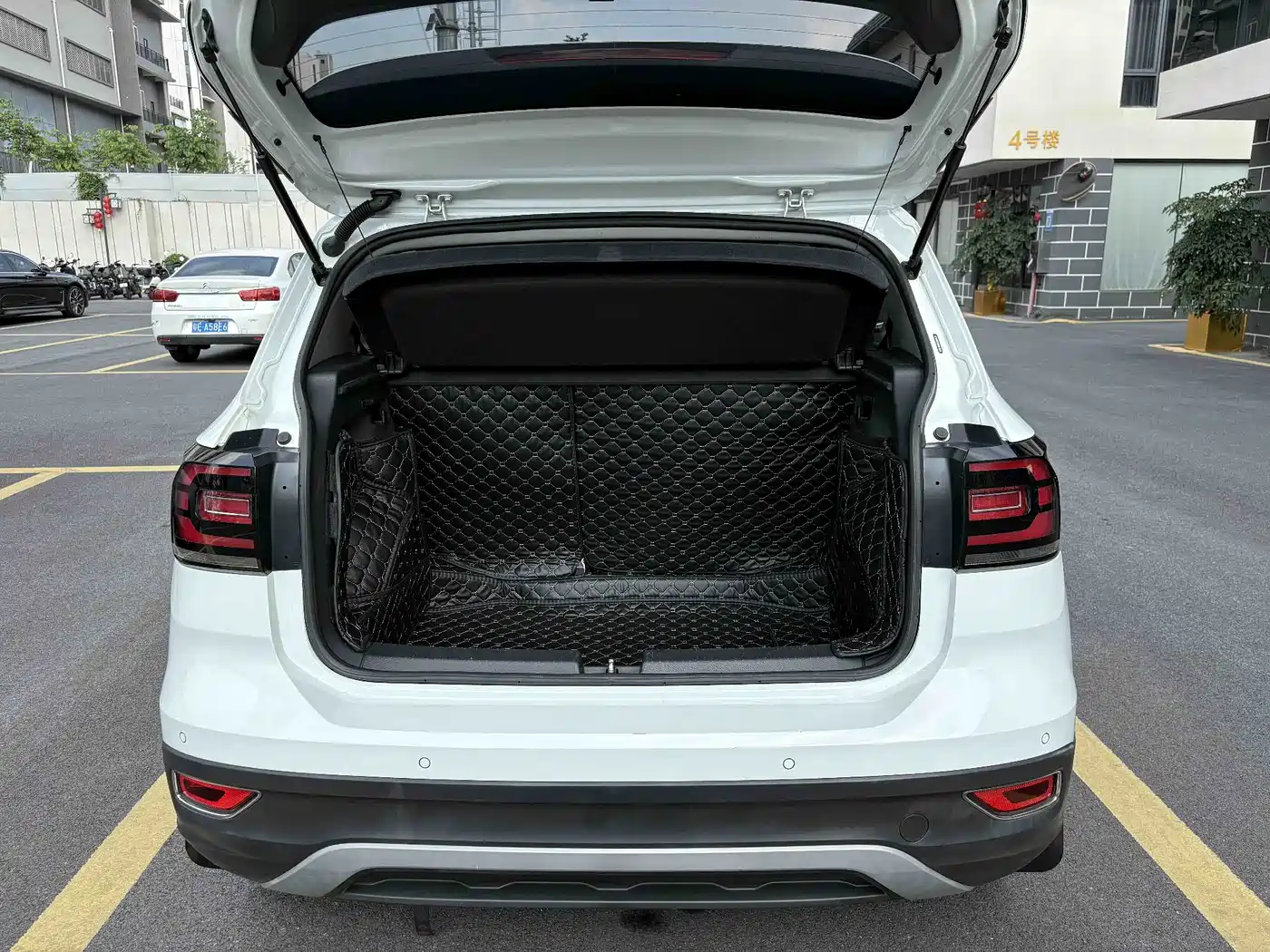 Volkswagen Tanying 2021 1.5L Automatic Smart Connect Edition фото 12
