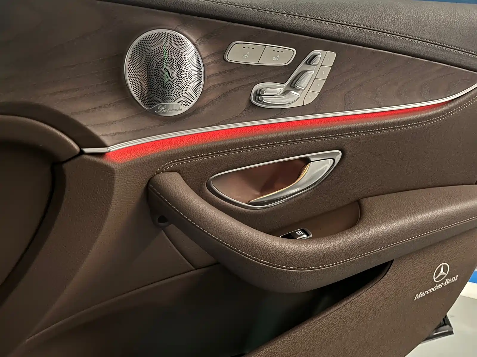 Фото 20 - Mercedes-Benz E-Class