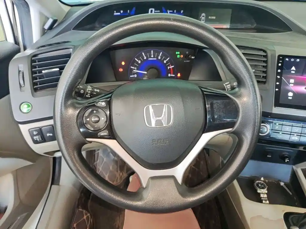 Фото 11 - Honda Civic