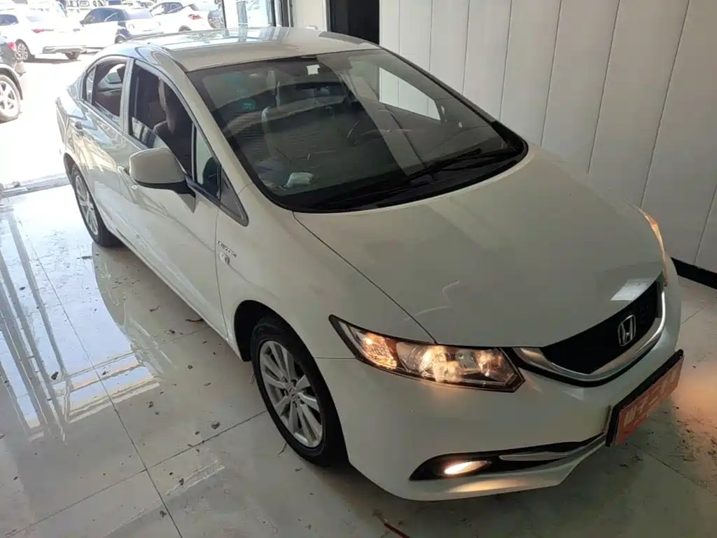 Фото 4 - Honda Civic