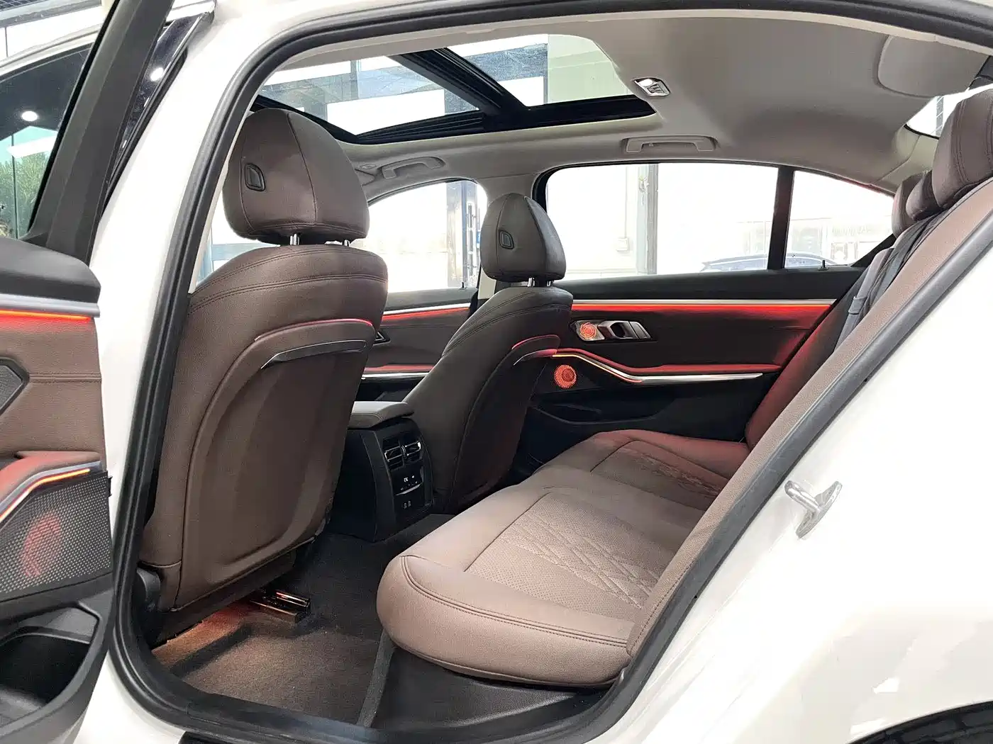 BMW 3 Series 2023 320Li M Sport Package фото 10