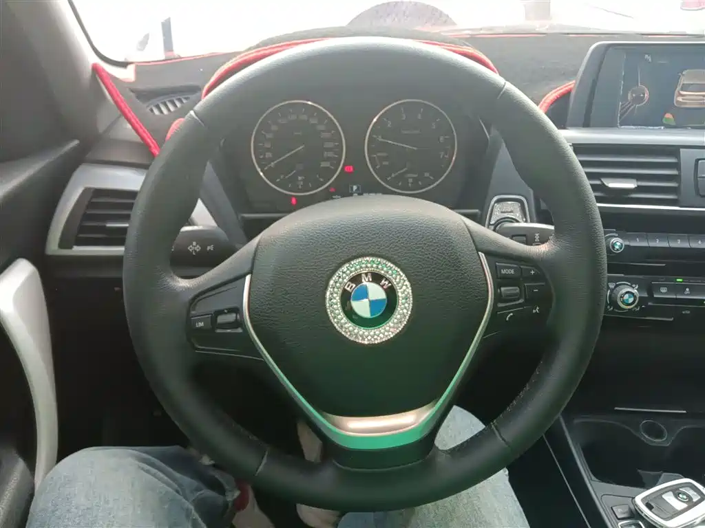 BMW 1 Series (Import) 2016 118i Leading фото 7