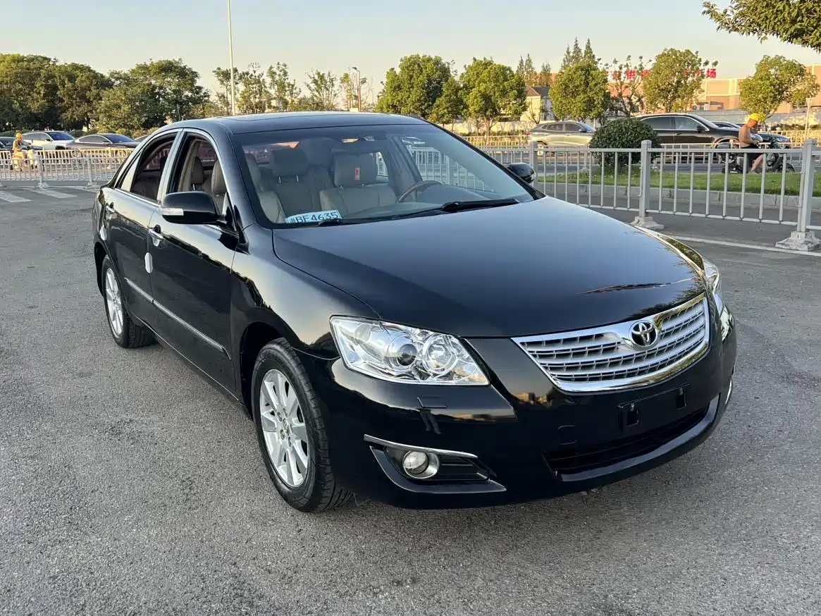 Photo 3 - Toyota Camry