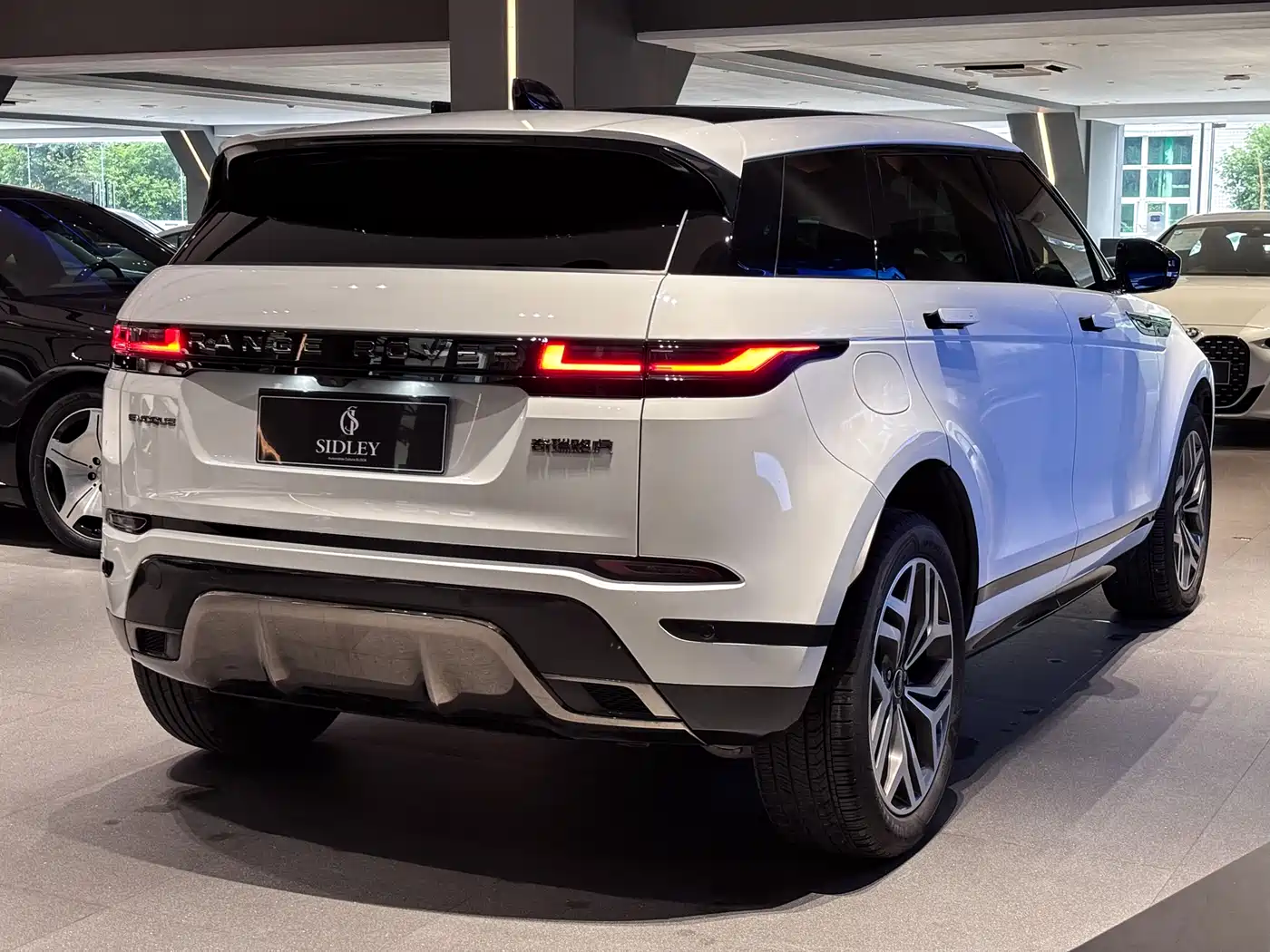 Land Rover Range Rover Evoque 2024 Range Rover Evoque L 249PS Light Master Edition фото 20