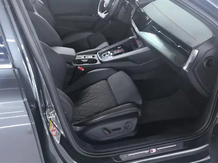 Audi A3 2021 Sportback 35 TFSI Wang Yibo Limited Edition фото 8