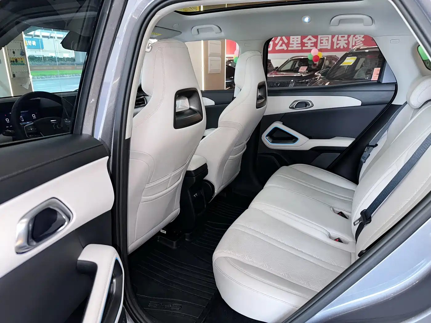 BYD Yuan UP 2024 401KM Surpass Edition фото 12