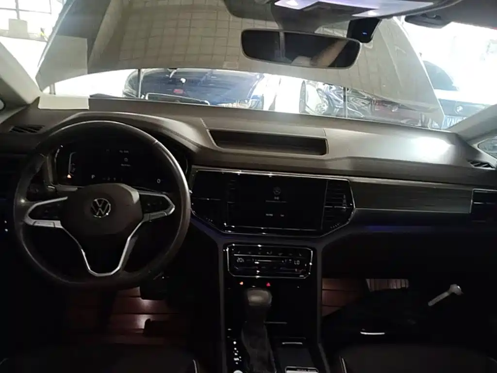 Volkswagen Viloran 2020 2020 380TSI Premium