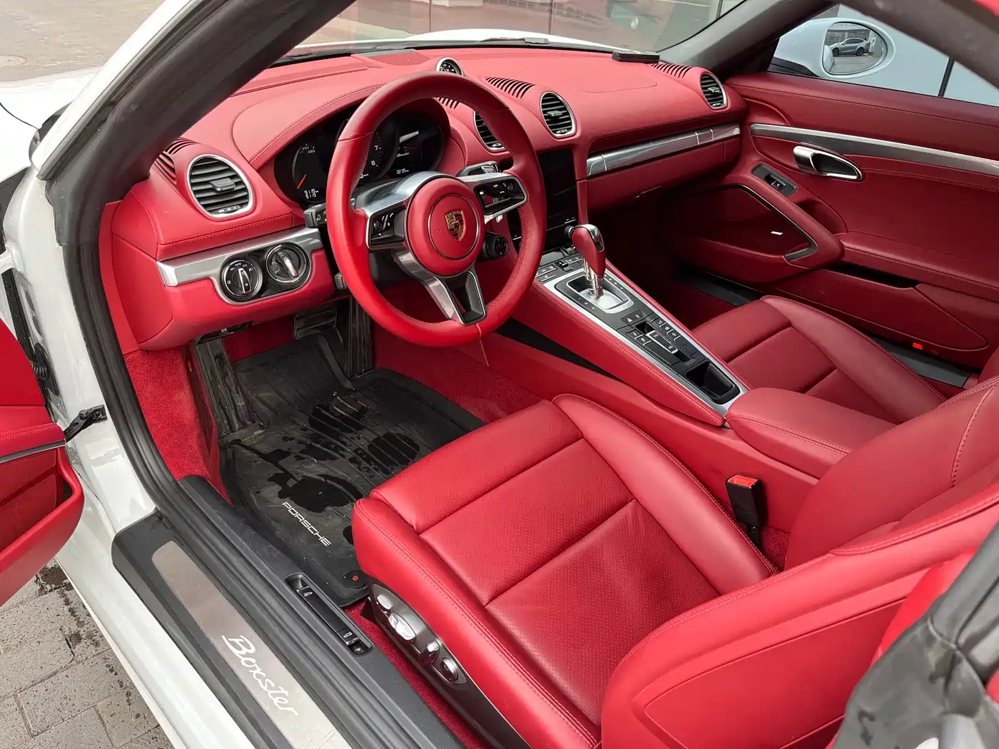 PORSCHE 718