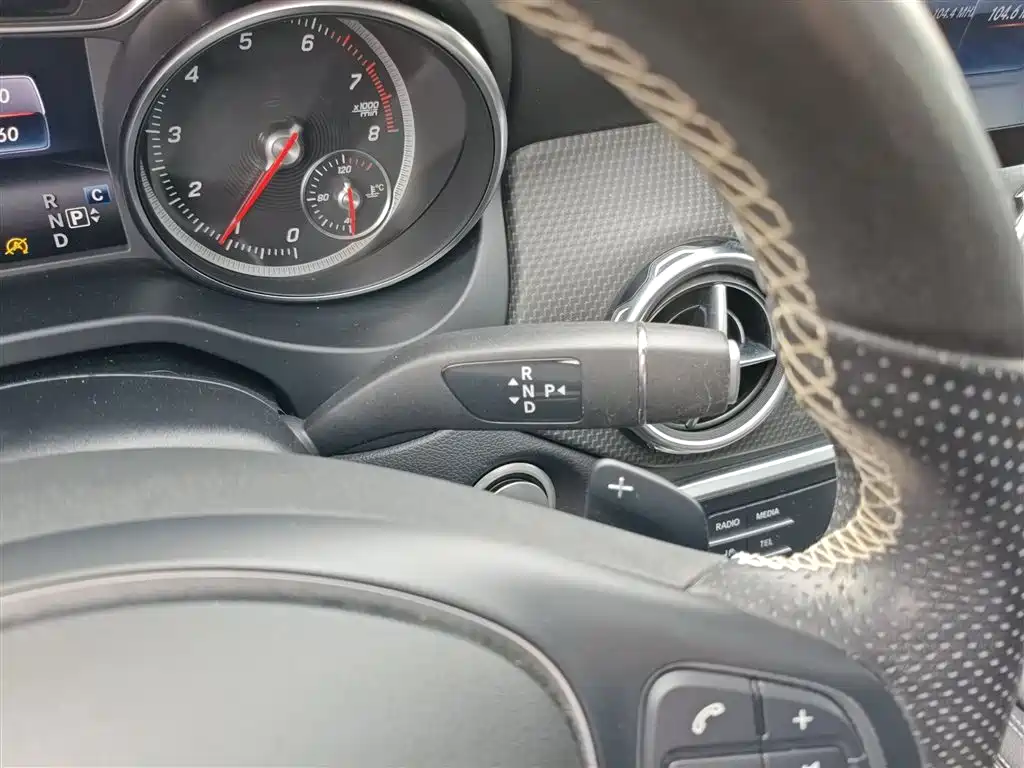 Mercedes-Benz GLA 2018 GLA 200 Dynamic фото 10