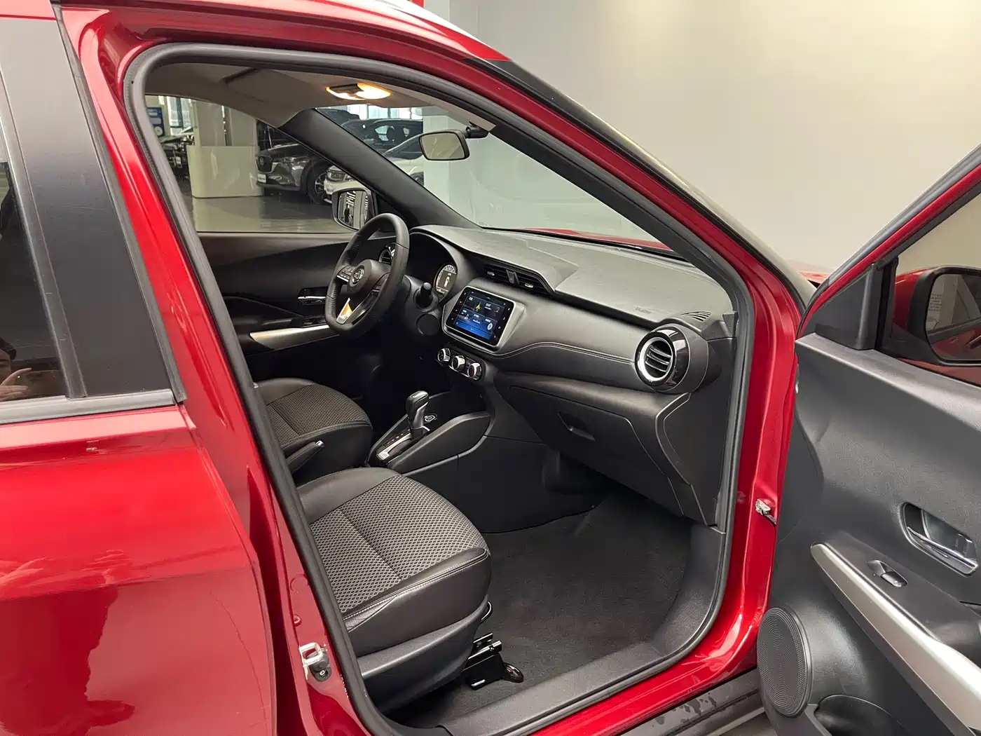 Nissan Kicks 2018 2019 1.5L CVT Smart Connect Luxury Edition