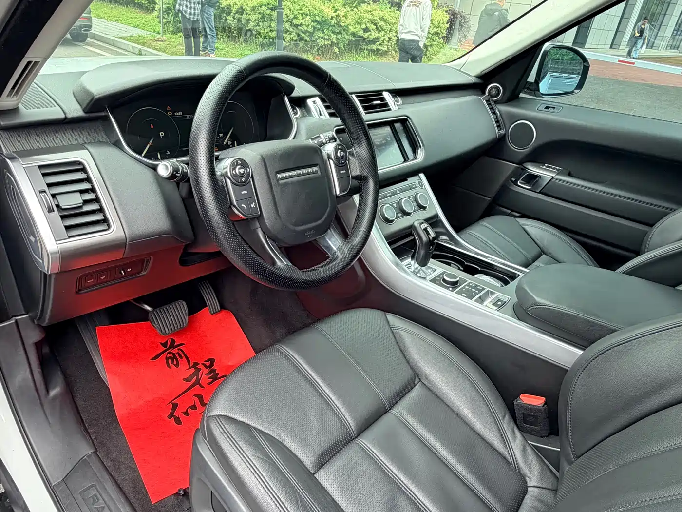 Land Rover Range Rover Sport 2016 Model 3.0 SC V6 SE фото 5