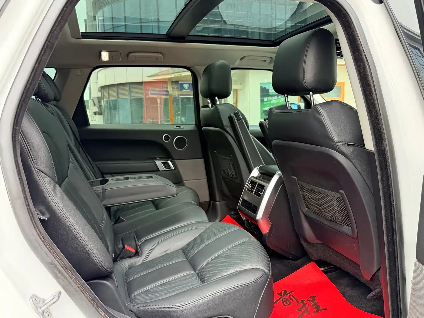 Land Rover Range Rover Sport 2016 Model 3.0 SC V6 SE фото 9