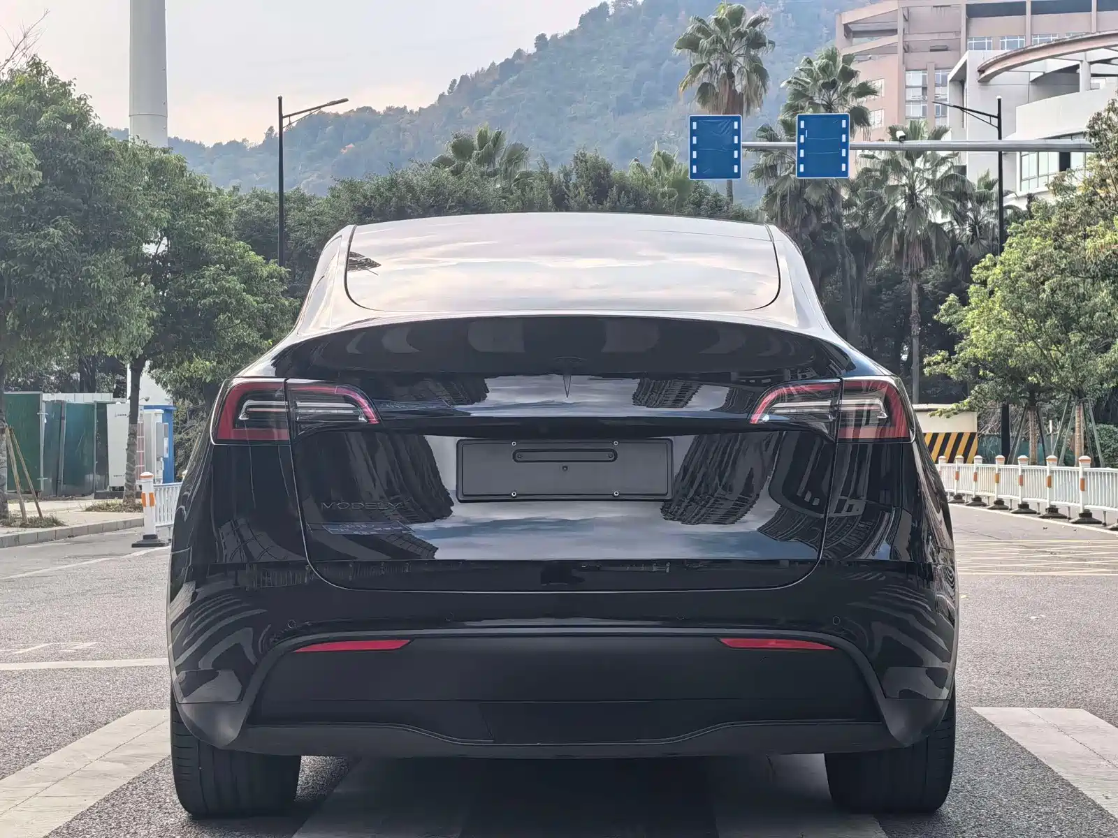 Фото 15 - Tesla Model Y