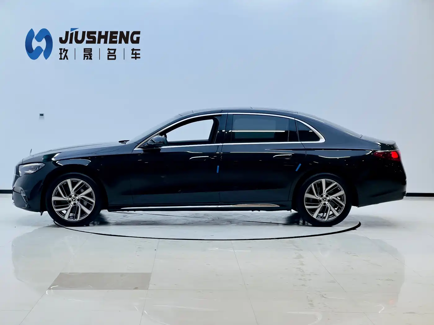 Mercedes-Benz E-Class 2025 E 300 L Fashion фото 3