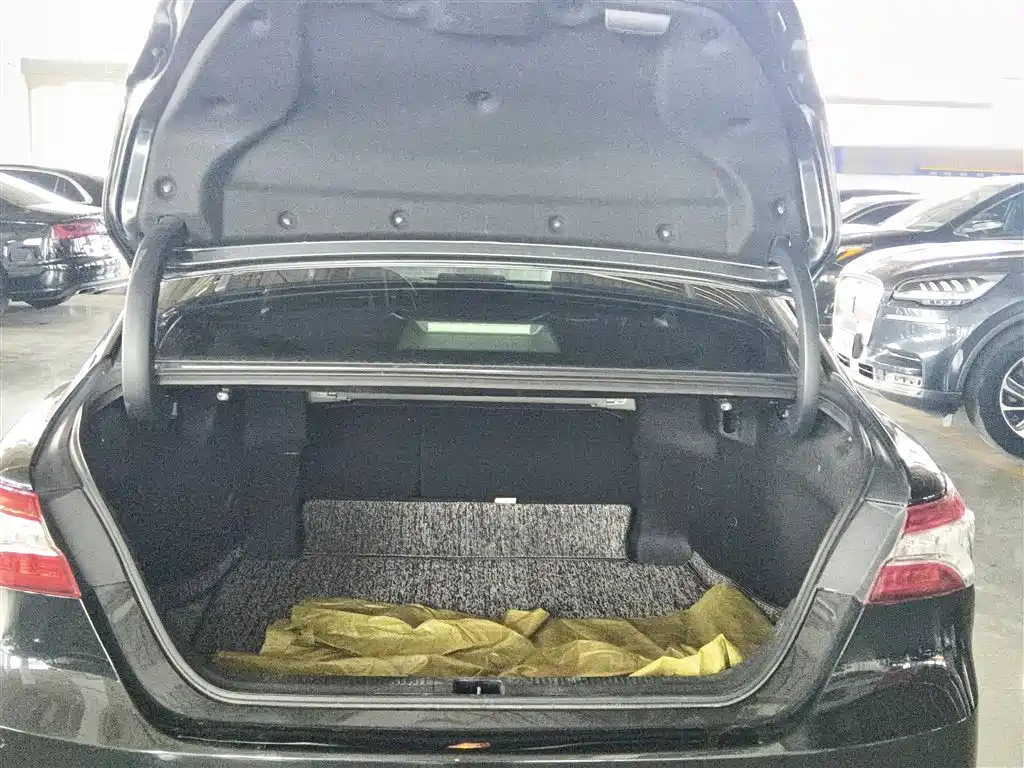 Toyota Camry 2021 2.0G Luxury Edition фото 19