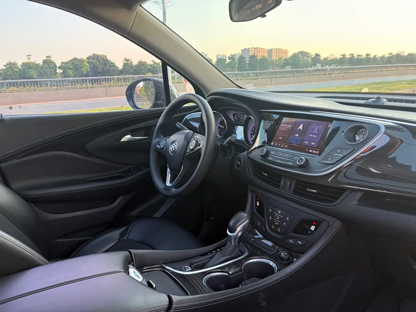 Buick Envision Plus 2020 20T FWD Leading фото 6