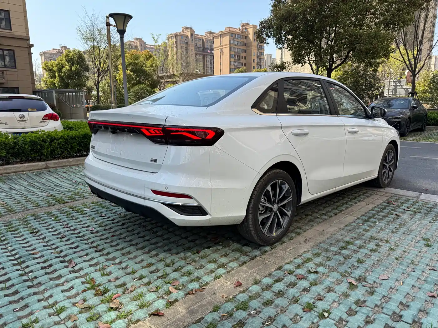 GEELY AUTOMOBILE EMGRAND