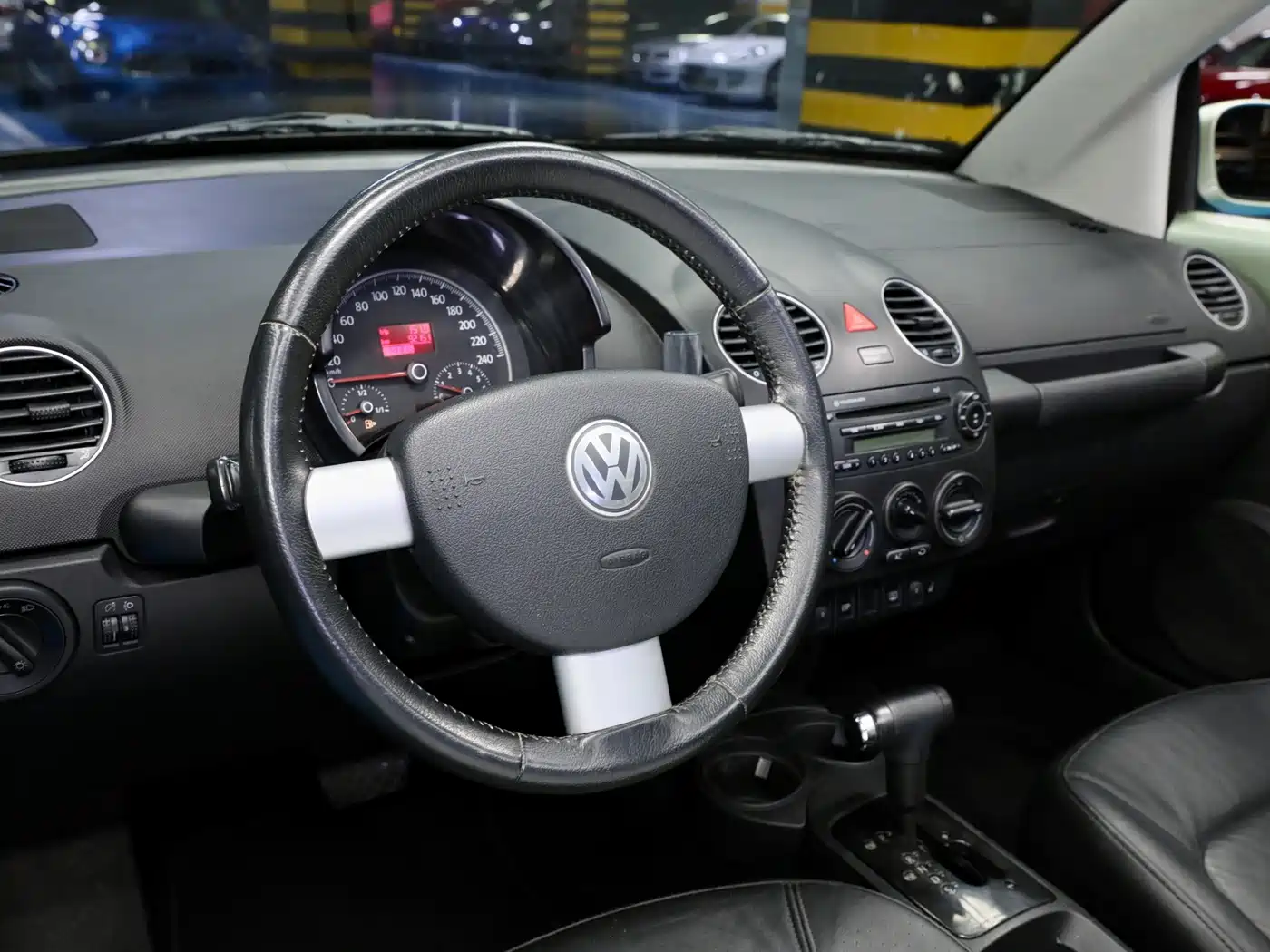 Volkswagen Beetle 2009 2006 Model 2.0 Convertible Luxury Edition