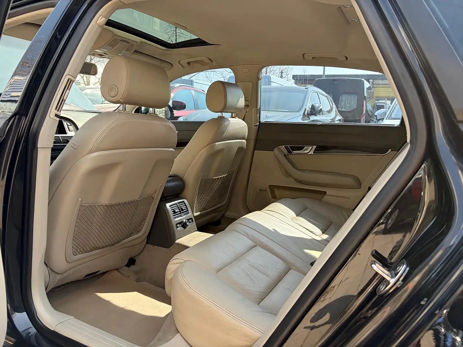 Фото 16 - Audi A6L