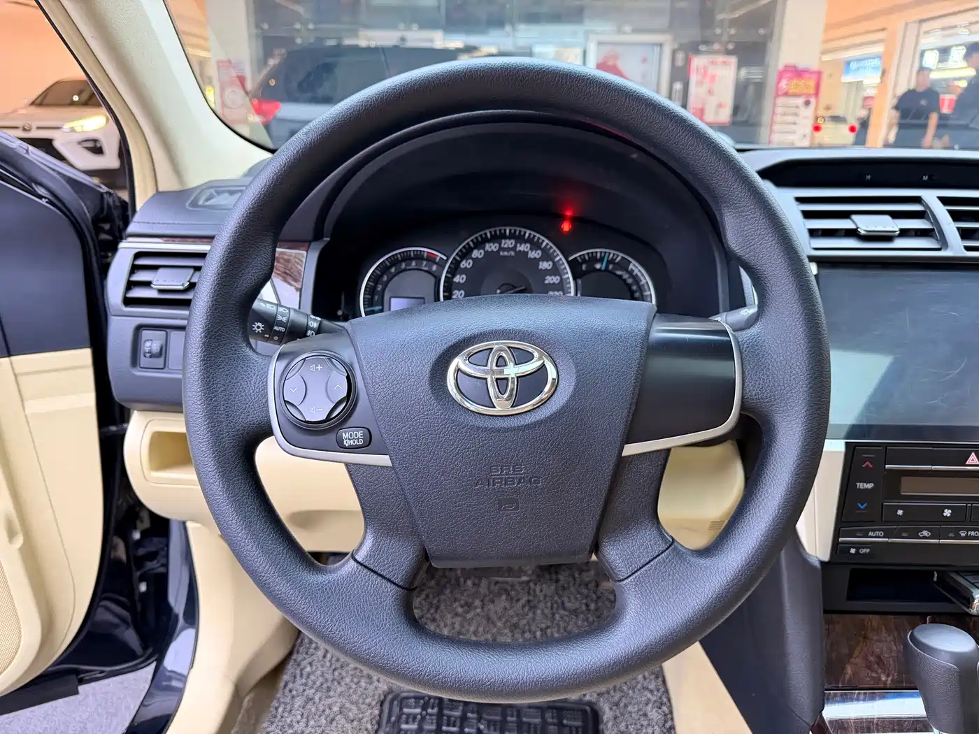 Toyota Camry 2015 2.0E Elite Edition фото 12