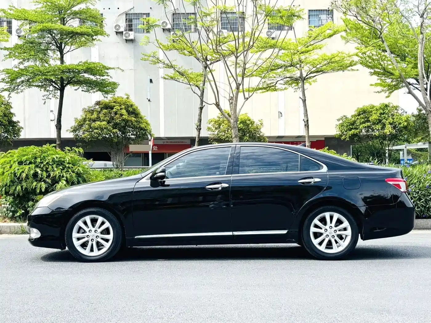 Lexus ES 2010 240 Elegance Edition фото 7